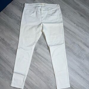 White Levi Jeans, size 32.